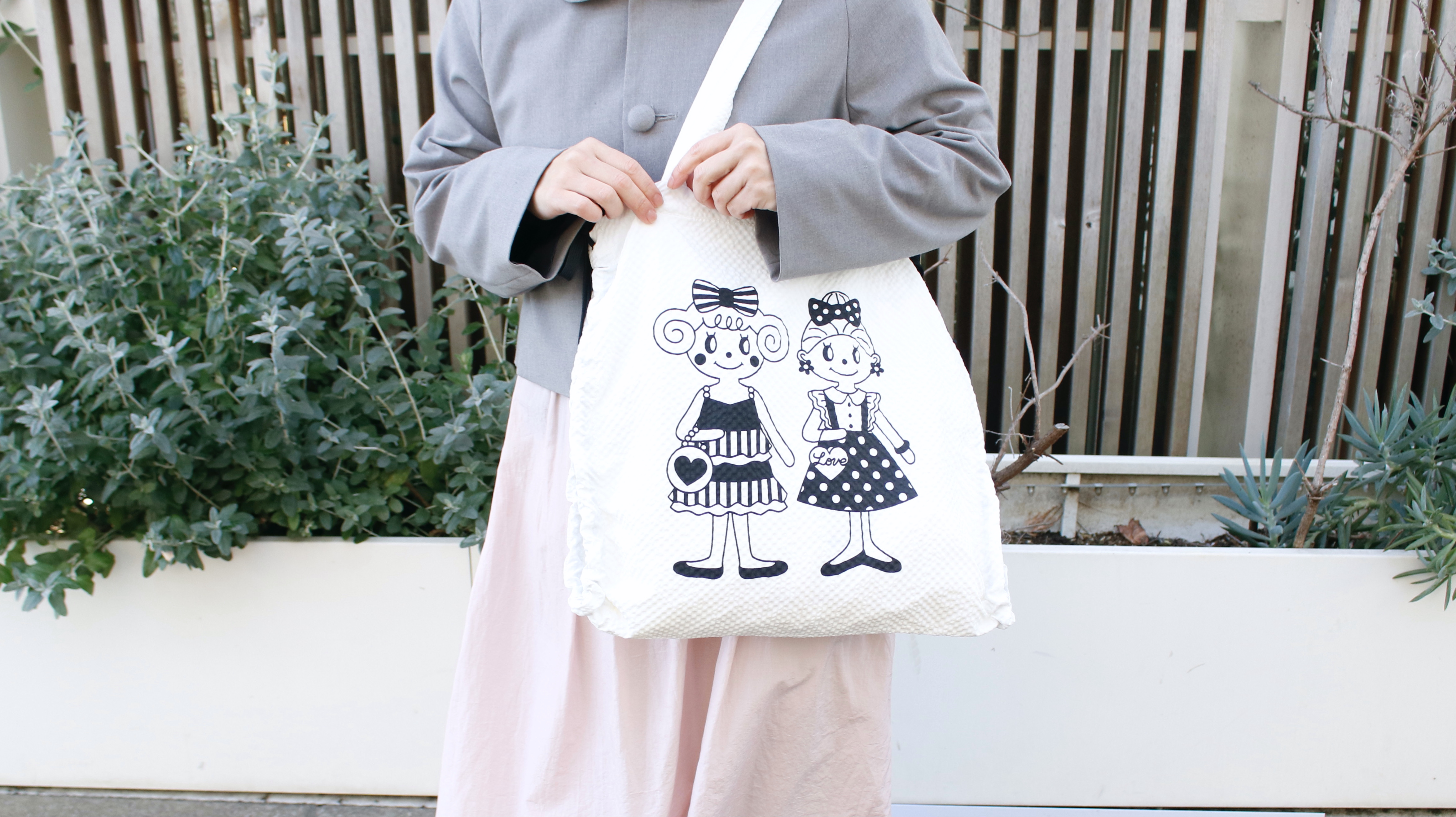 サイドリボンプリントトート☆いちごちゃん＆エヴィ