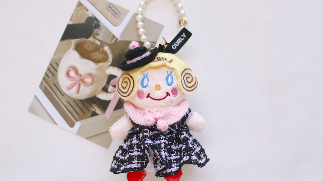 お座りいちごちゃんチャーム☆ブラック(えりx帽子)