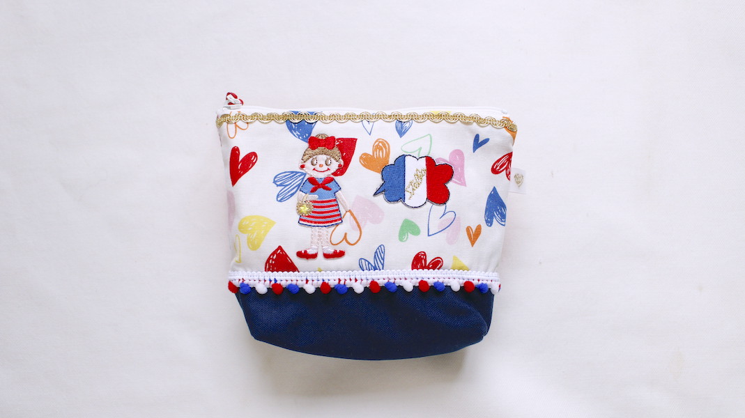 ワッペン付きファスナーポーチ☆エヴィ x ハート