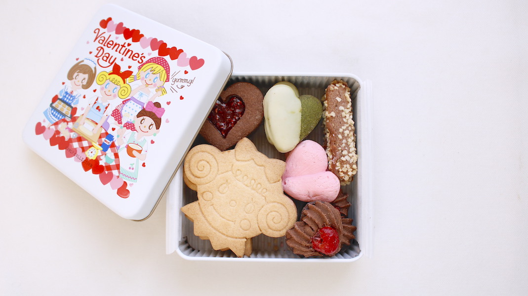【2/6(金)発送/受注生産商品】Curlyのバレンタインクッキー缶☆HAPPY VALENTINE'S DAY x ホワイト