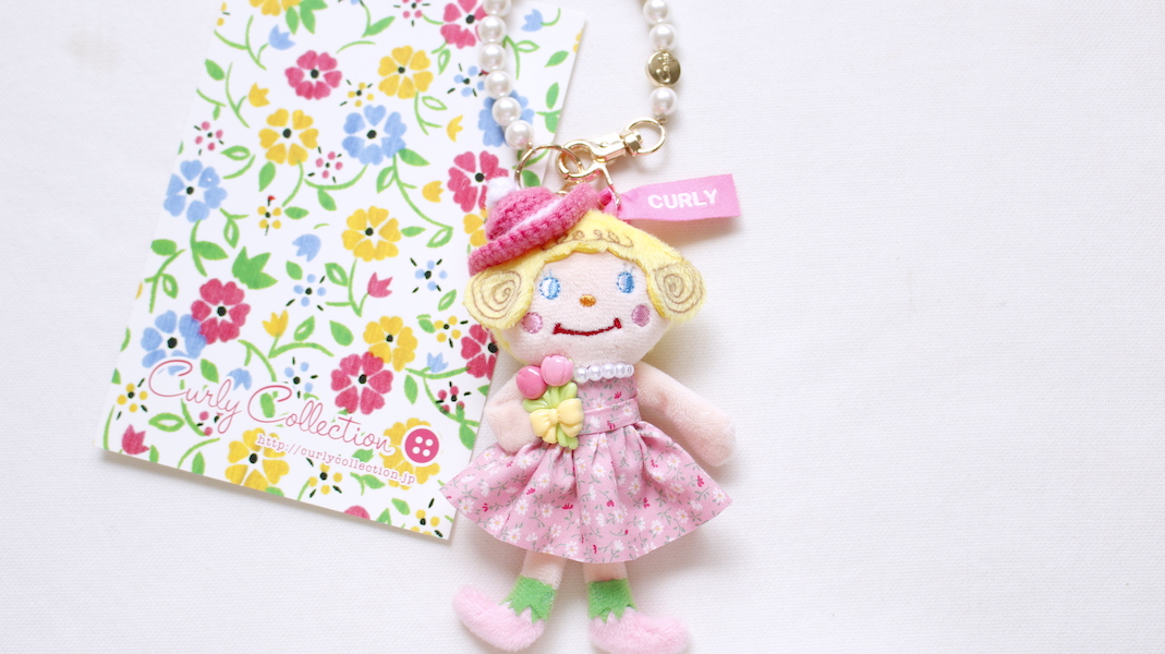 マスコットチャーム☆いちごちゃん(帽子) x チューリップ