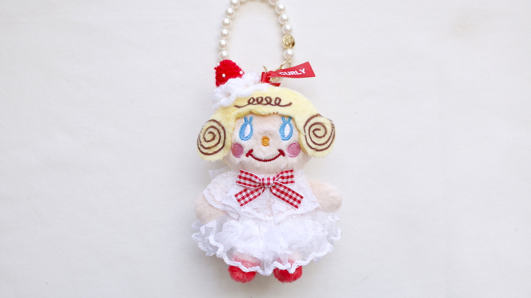 お座りいちごちゃんチャーム☆ホイップクリーム(いちご)