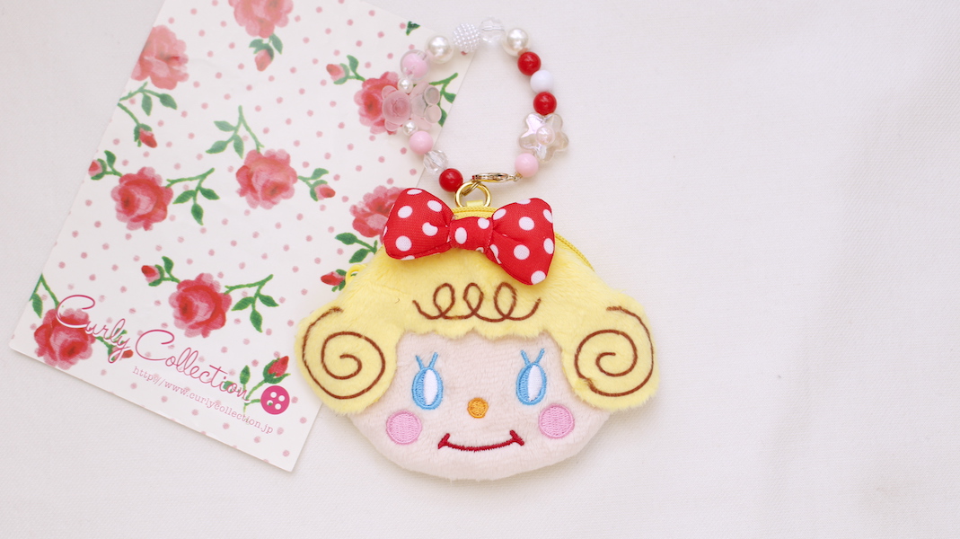 ビーズストラップ付きフェイスポーチ☆いちごちゃん x ピンクベア