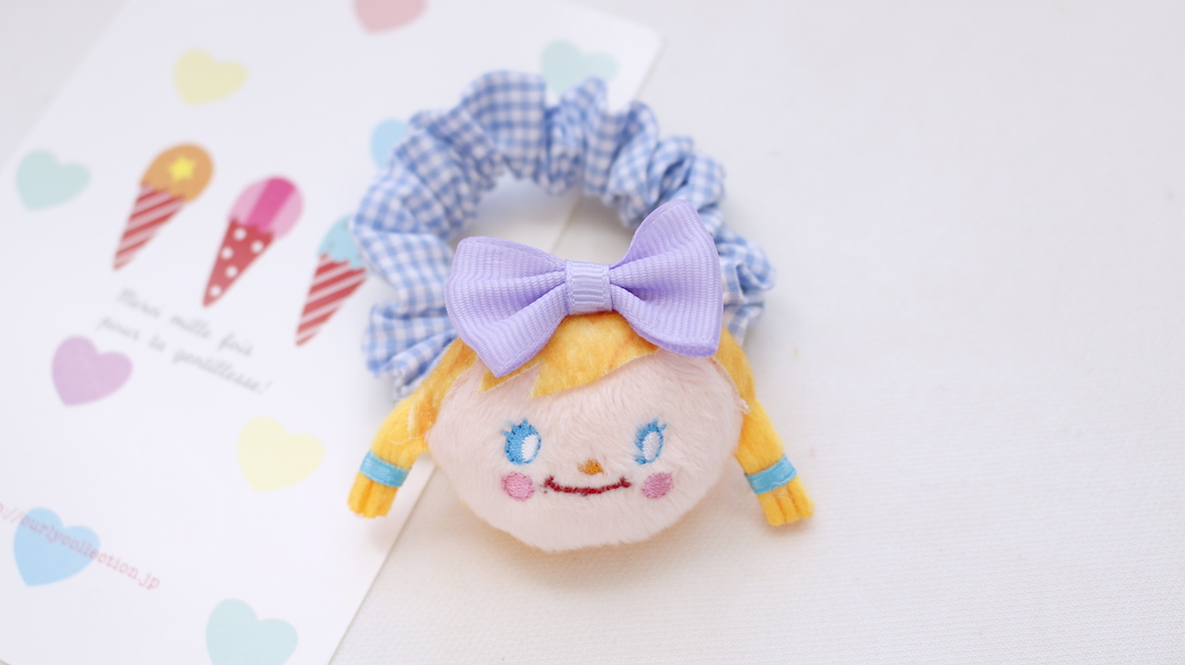 マスコット付きシュシュ☆ピピ x ブルーチェック