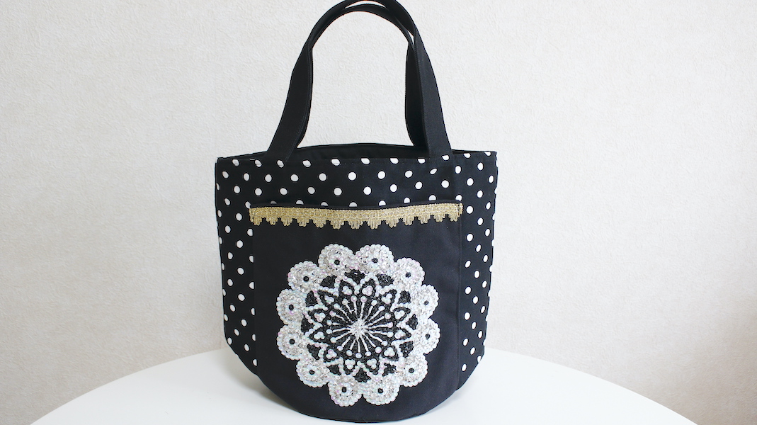 スパンコールポケット付きトートバッグ☆フラワーレース x ドット