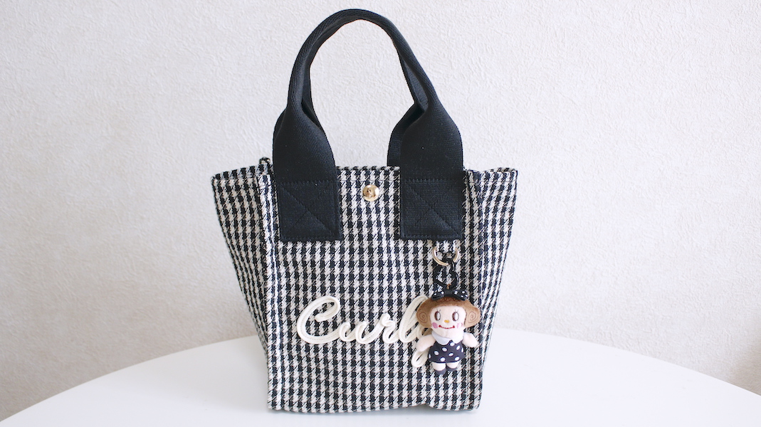 チャーム付きミニトートバッグ☆ブラック x いちごちゃん