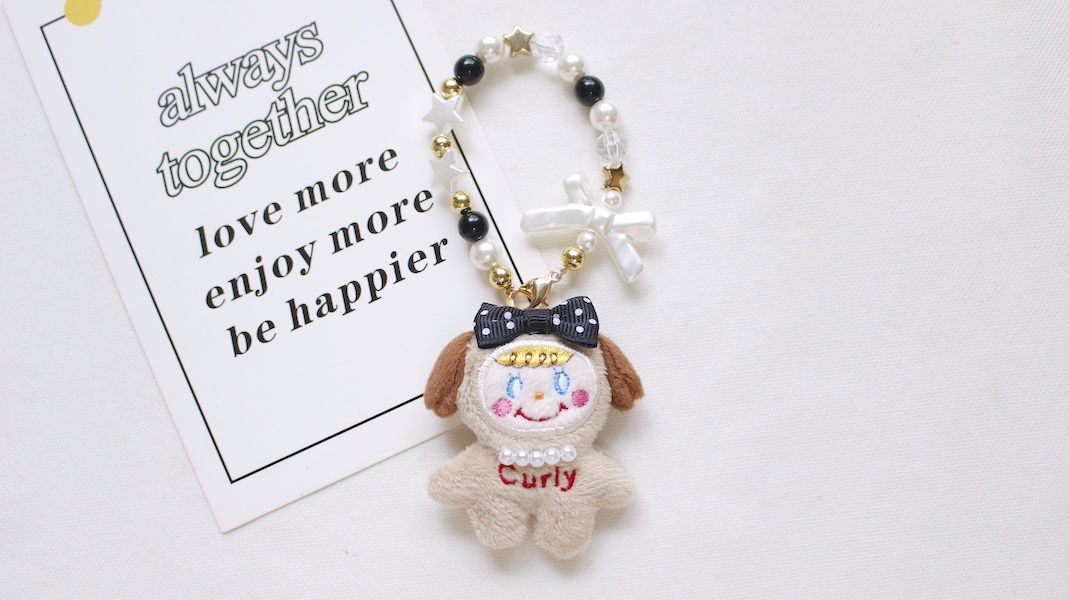 マスコット付きビーズストラップ☆ドッグいちごちゃん