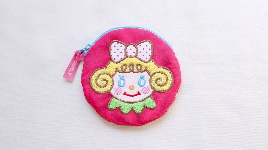 刺繍サークルポーチ☆いちごちゃん(裏面 : いちごちゃん)