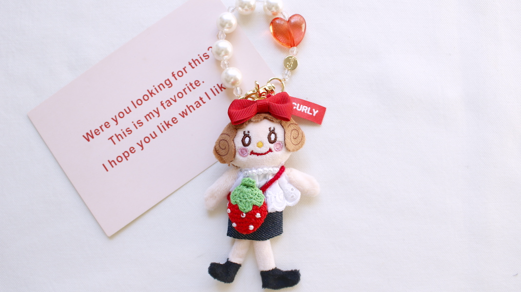 マスコットチャーム☆いちごちゃん(ブラウン) x デニムスカート