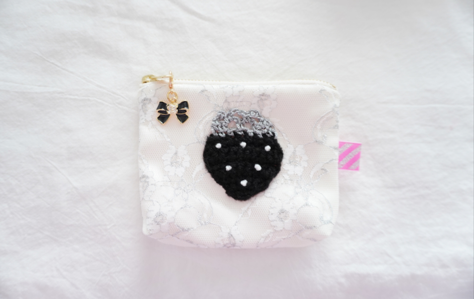 Sophie et Chocolat☆Lace Pouch-S/White x Black Strawberry