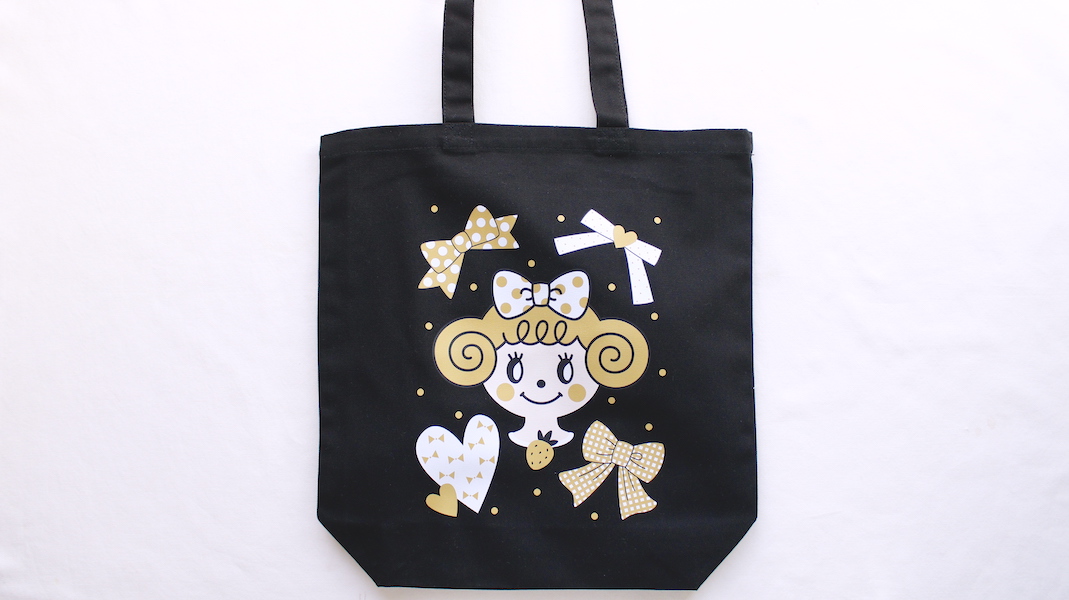 プリントバッグ(M)☆いちごちゃん(モノトーン) x ブラック