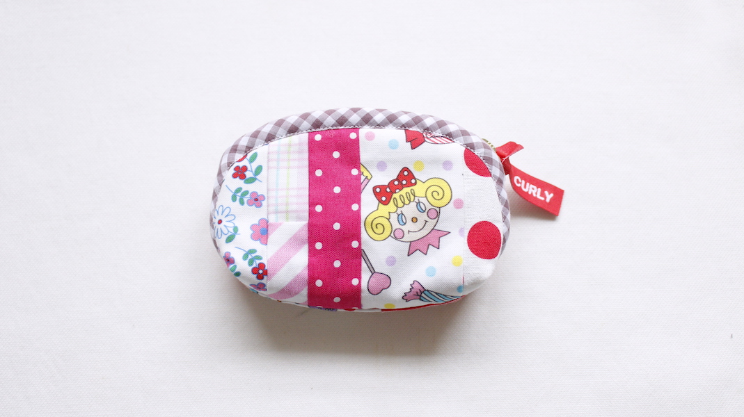 パッチワークラウンドミニポーチ☆いちごちゃん