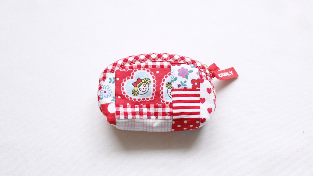 パッチワークラウンドミニポーチ☆いちごちゃん(ハートレース)
