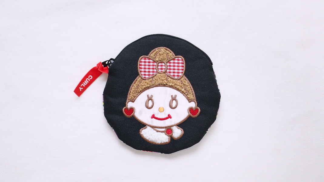 刺繍サークルポーチ☆エヴィ(裏面 : ハートレース)