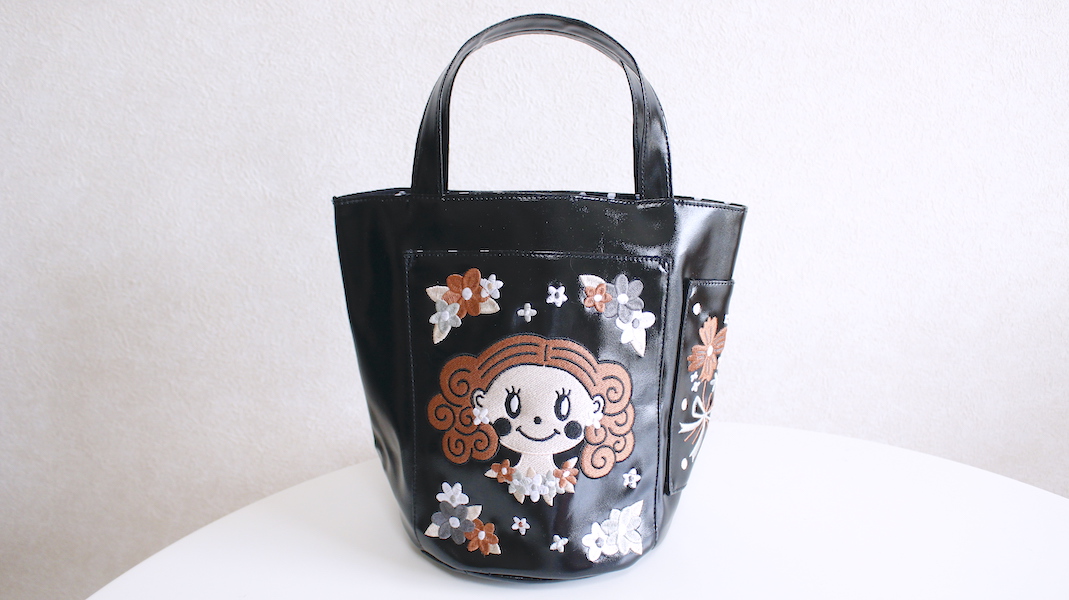 刺繍ポケット付き合皮トートバッグ☆ジンジャー(モノトーン) x ブラック