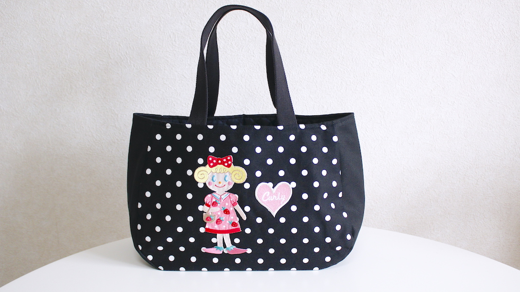 ワッペン付き横長ラウンドバッグ☆いちごちゃん(ピンク)