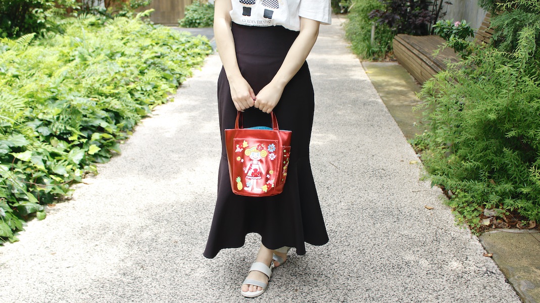 刺繍ポケット付き合皮トートバッグ☆アロハいちごちゃん x レッド