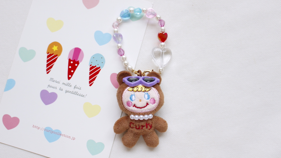 マスコット付きビーズストラップ☆ベアいちごちゃん(パープルサングラス) x ハート