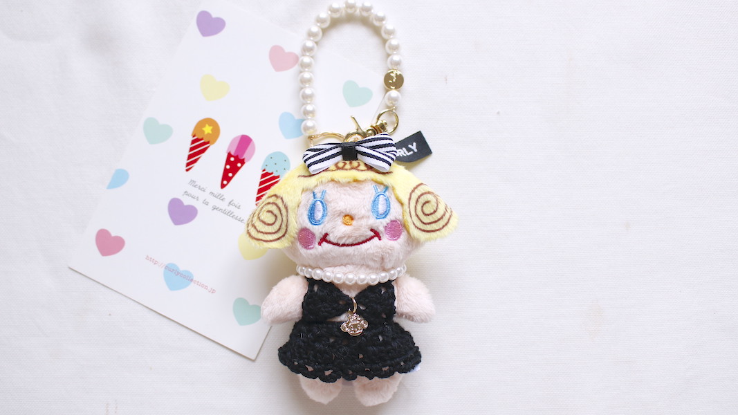 いちごちゃんぬいぐるみチャーム☆水着(スカート:ブラック)