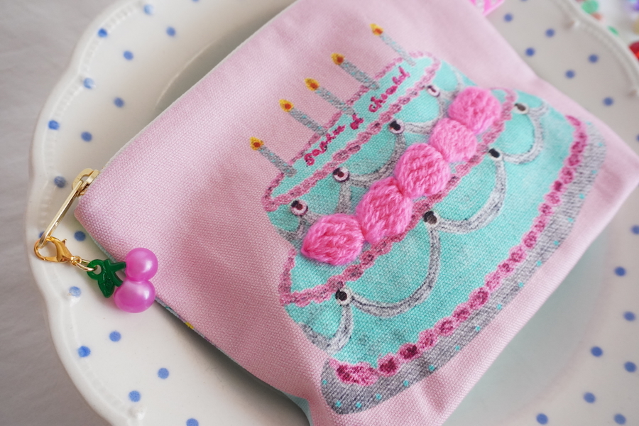 Sophie et Chocolat☆Square Pouch/ two-tiered cake - カーリー