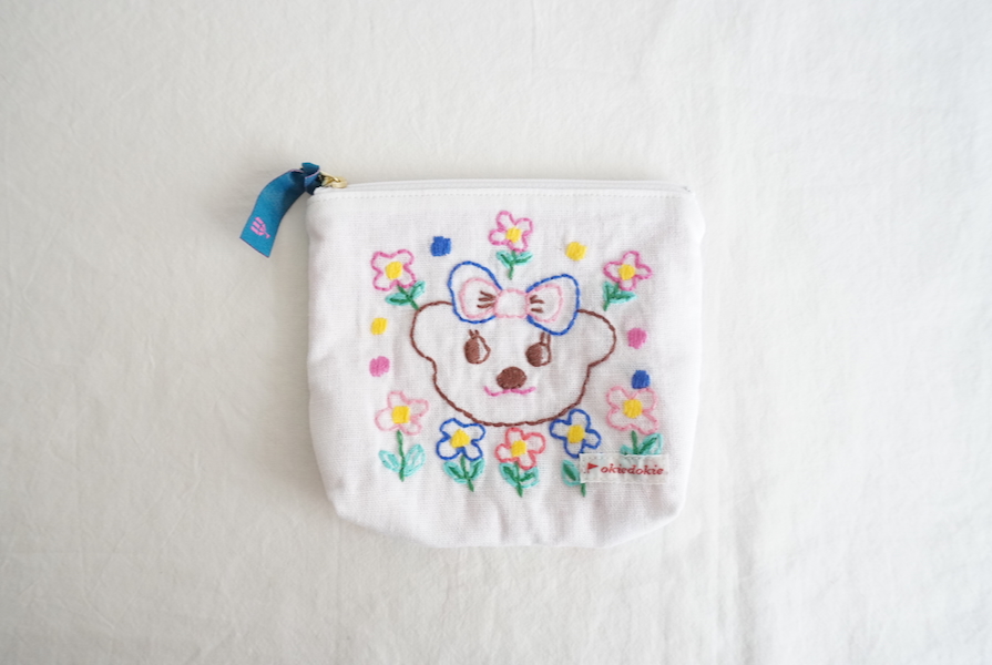 Olivia♡  ウエイト枠      刺繍イニシャルポーチ♡ syam様 専用♡ ウエイト枠 刺繍イニシャルポーチ♡