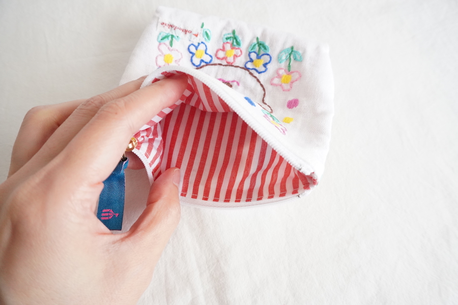 OKIEDOKIE☆刺繍ポーチ/ベア-Girl - カーリーコレクション Curly