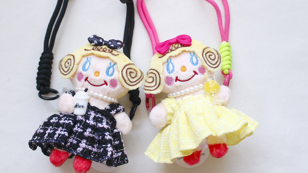 マスコット付きクリップスマホショルダー☆お座りいちごちゃん