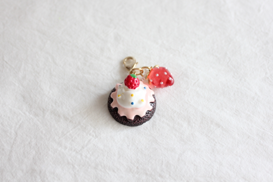 Sophie et Chocolat☆チャーム/チョコケーキ&イチゴ