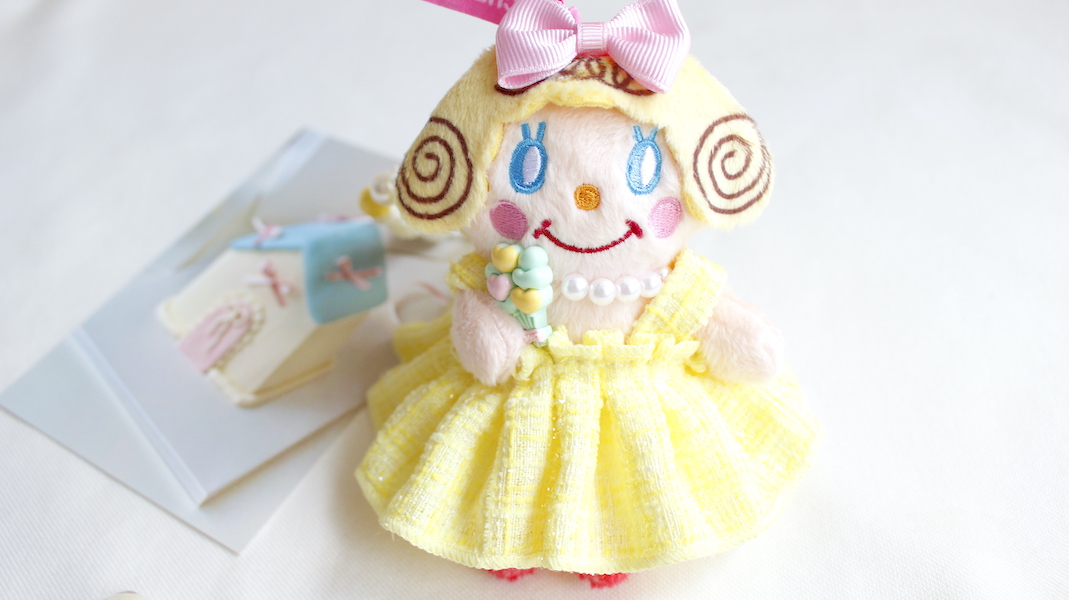 お座りいちごちゃんチャーム☆イエロー - カーリーコレクション