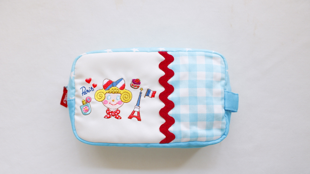 BOX型刺繍ポーチ(S)☆いちごちゃん(paris) x 水色