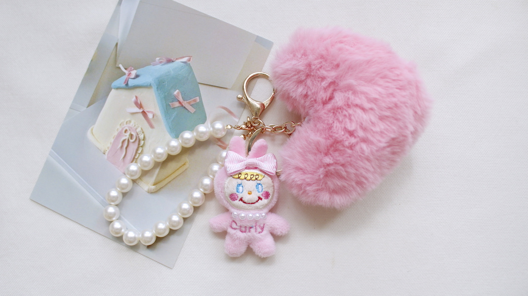 カーリーコレクションマスコットチャーム　いちごちゃん マスコットチャーム☆バニーいちごちゃん(リボン) x ピンク