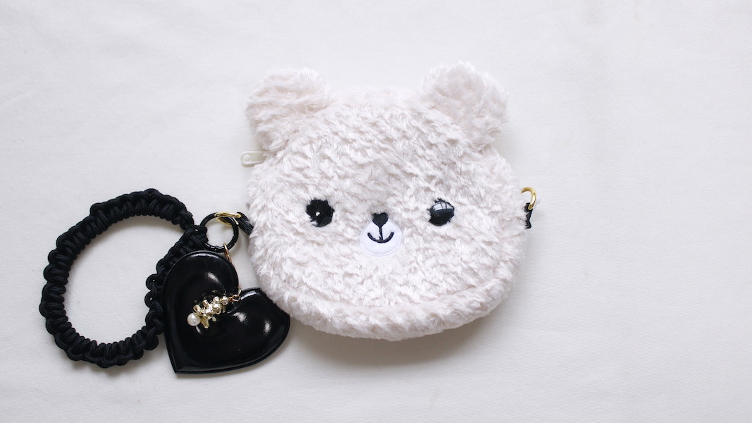 nounours et lapins☆ハンドル付きもこもこポーチ☆écru(エクリュ)