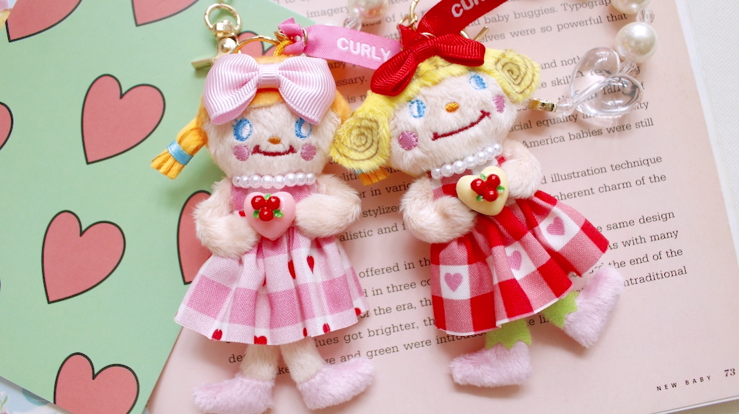 カーリーコレクションマスコットチャーム　いちごちゃん マスコットチャーム☆いちごちゃん x ケーキ - カーリー