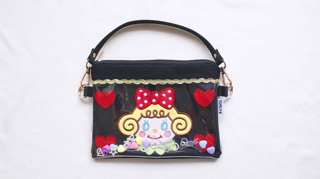 パーツ入りハンドル刺繍ポーチ☆いちごちゃん x ブラック