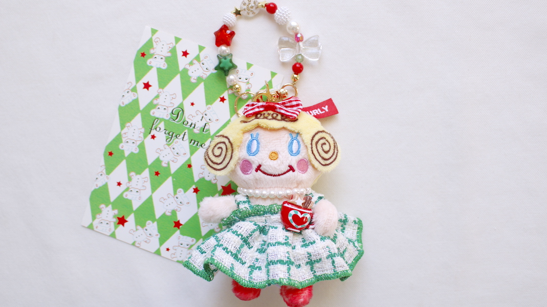 お座りいちごちゃんチャーム☆クリスマス x マグカップ