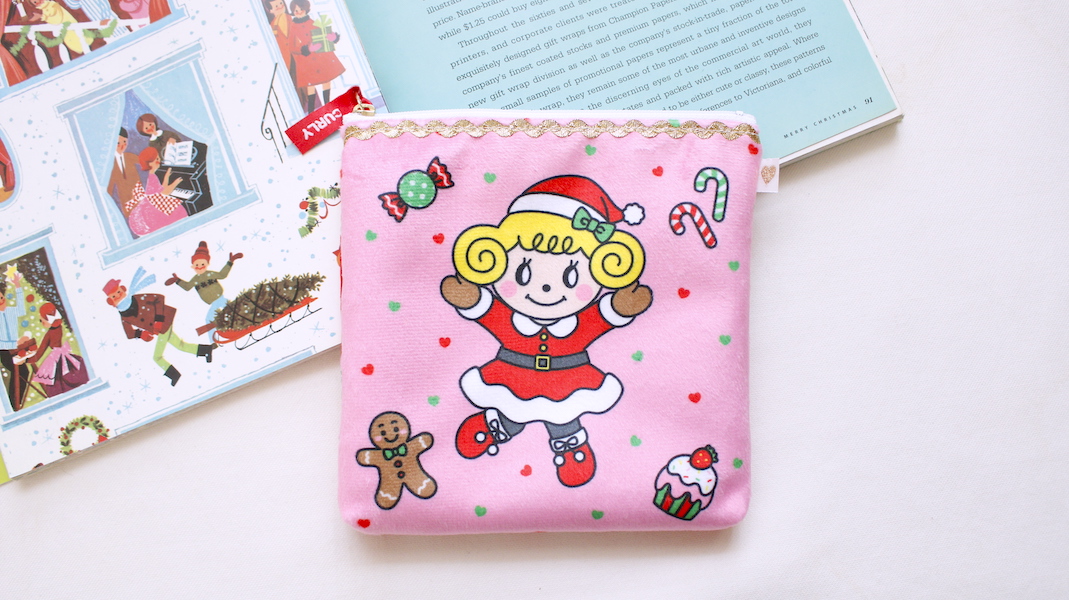 スクエアプリントポーチ☆いちごちゃん(サンタワンピース) x スウィーツ/ピンク