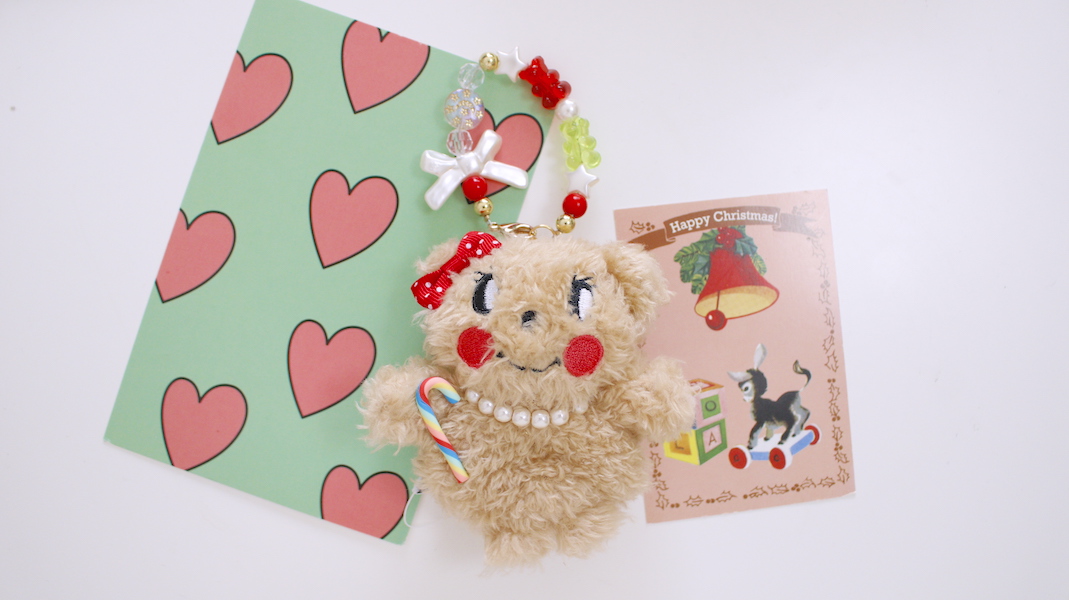 ビーズストラップ付きマスコットポーチ☆モカ x クリスマス