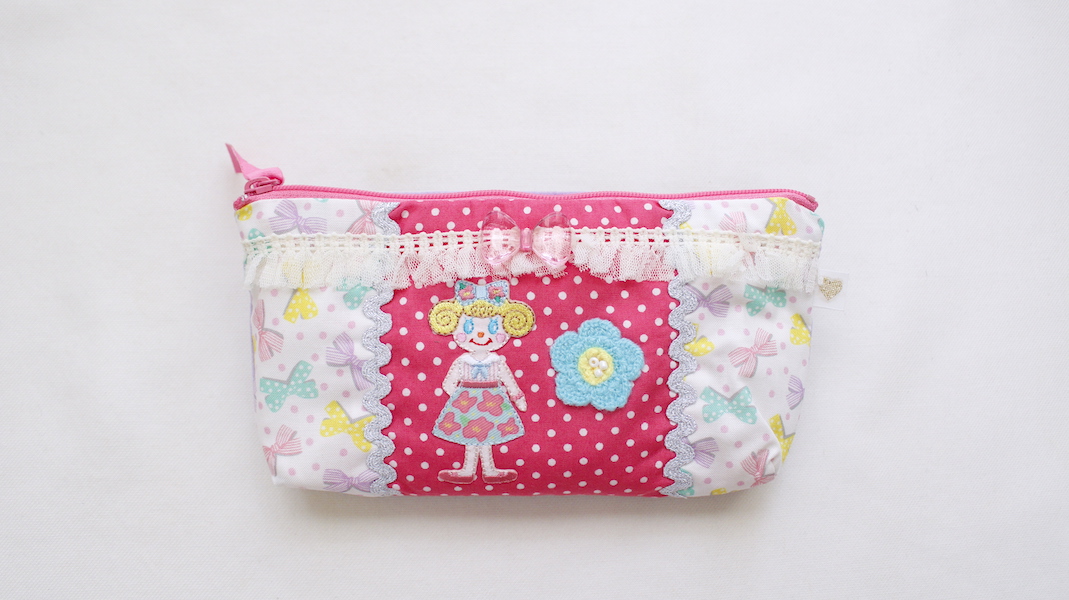 ワッペンコスメポーチ☆いちごちゃん ＆ ブルーフラワー