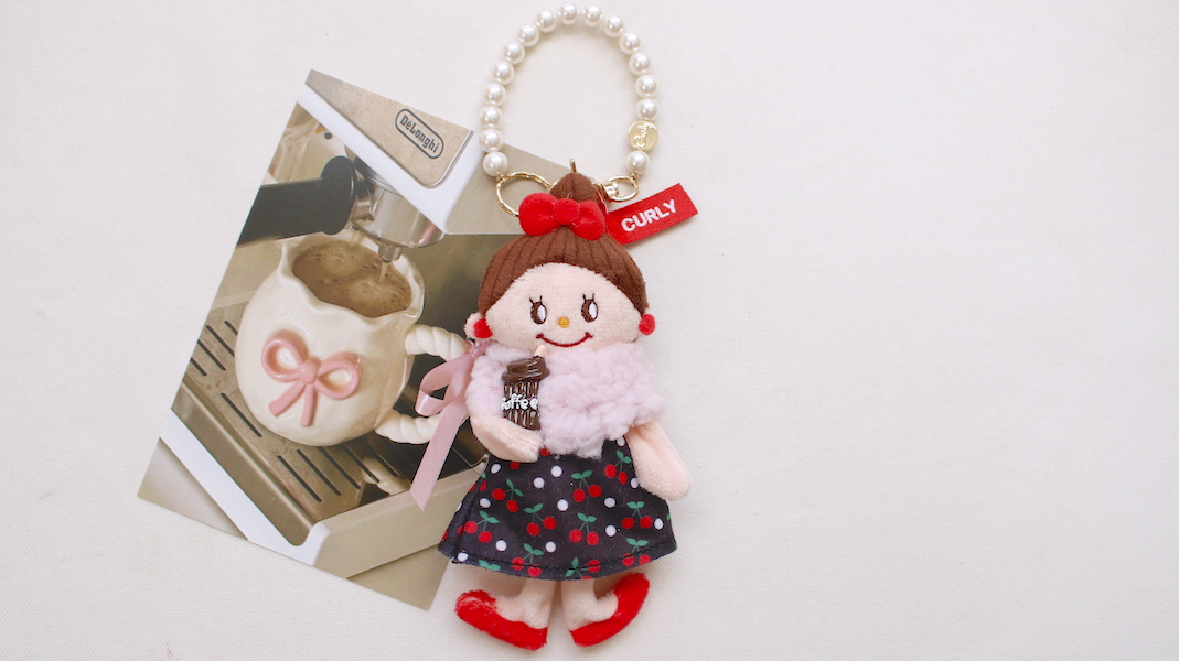 バッグチャーム☆エヴィ(ピンクマフラー) x コーヒー(ブラウン) / パール