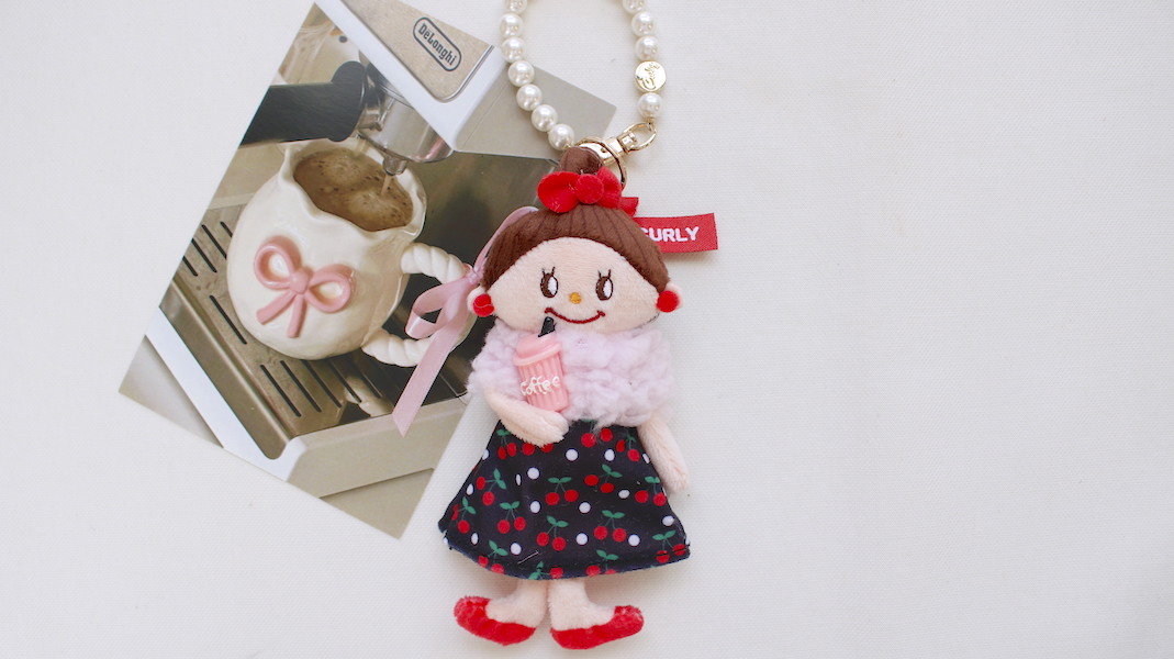 バッグチャーム☆エヴィ(ピンクマフラー) x コーヒー(ピンク) / パール