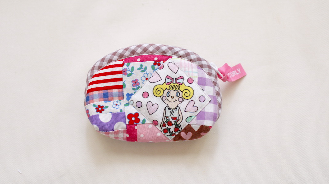 パッチワークラウンドミニポーチ☆いちごちゃん