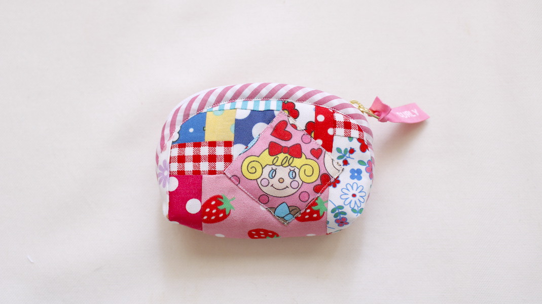 パッチワークラウンドミニポーチ☆いちごちゃん