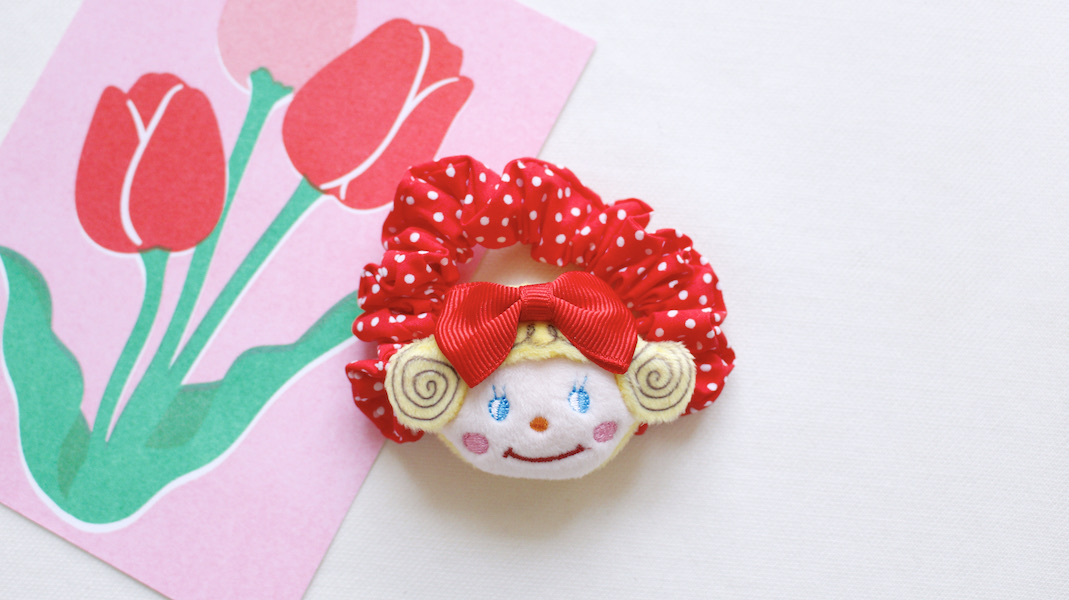 マスコット付きシュシュ☆いちごちゃんxドット／レッド