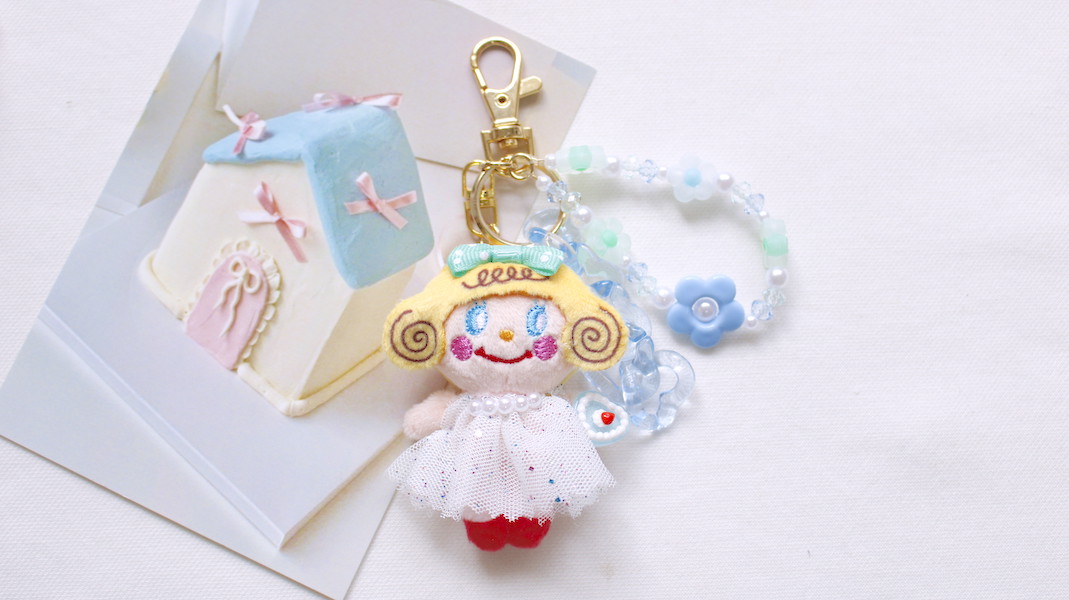 ミニマスコットチャーム☆miniいちごちゃん(リボン:ミント)/リングチェーン(ブルー)