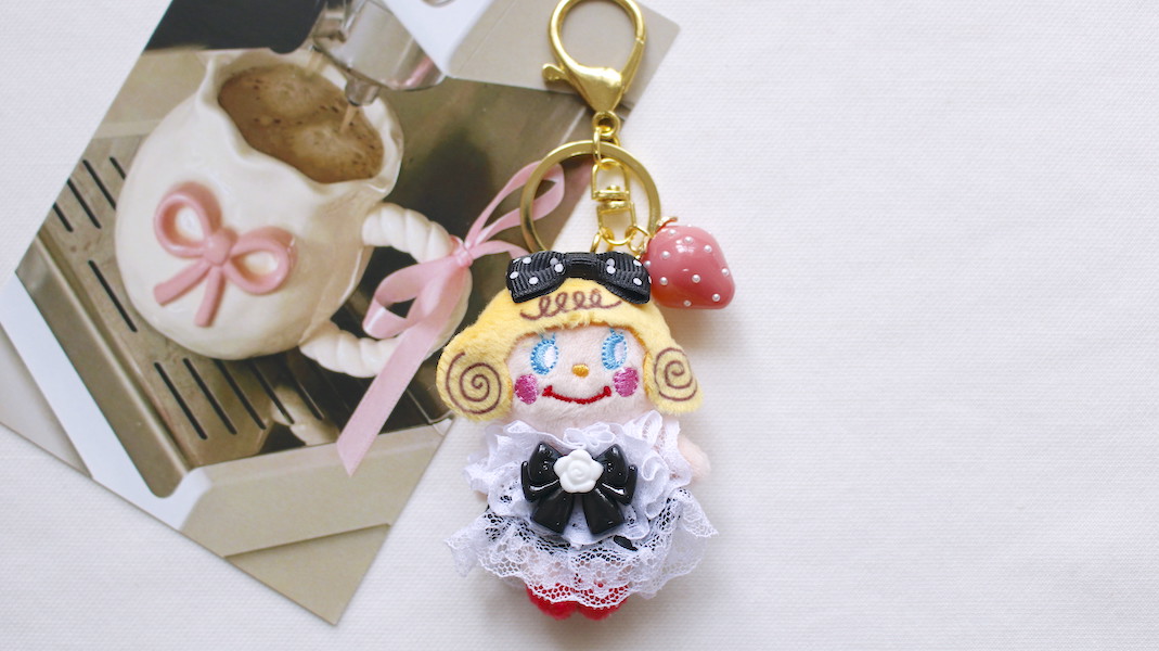 ミニマスコットチャーム☆miniいちごちゃん(ブラックリボン)